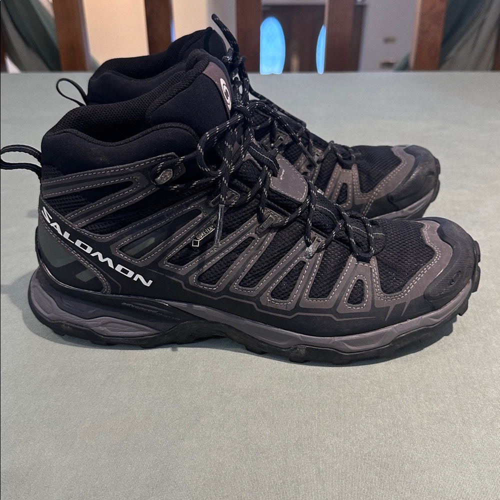 Salomon X Ultra Mid GTX hiking boots Size 10.5